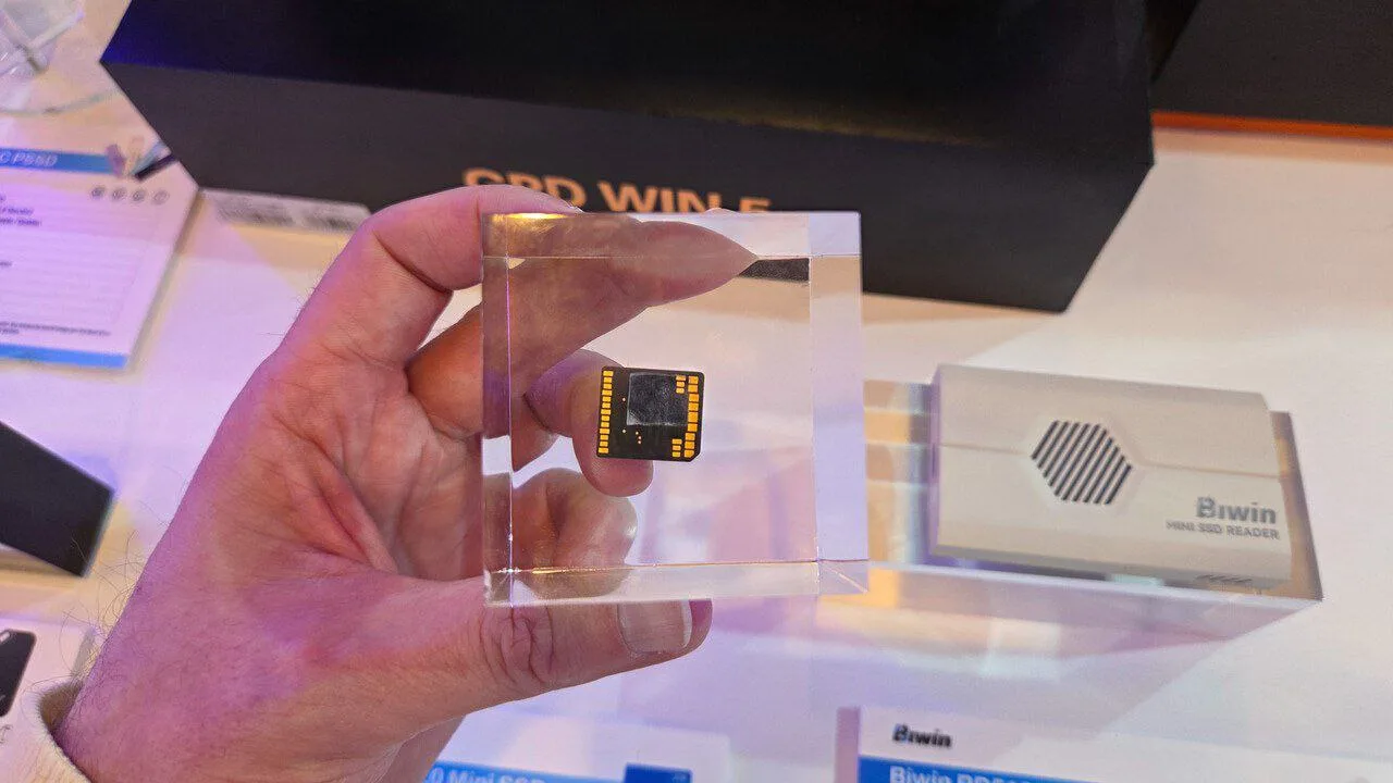 📌 SSD на 2 ТБ размером с SIM-карту – теперь реальность.

✅ На CES 2026 компания Biwin показала анон