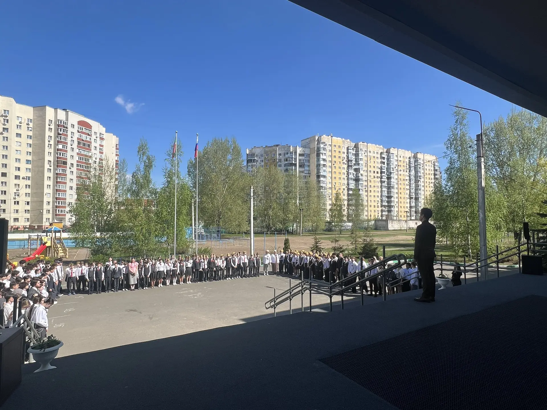 🎖️ В преддверии 81-й годовщины Великой Победы в нашей гимназии прошла торжественная линейка, объедин