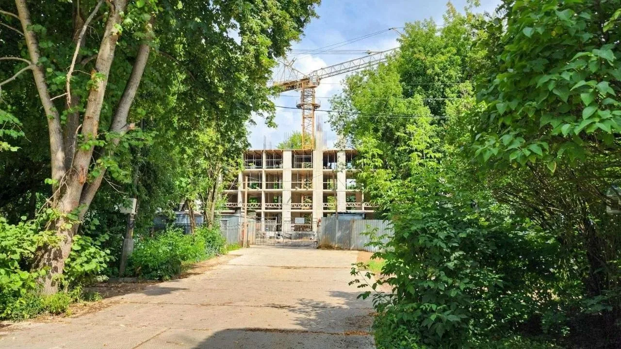 Второй дом для переселенцев из аварийного жилья строится в Климовске

В микрорайоне Климовск городск