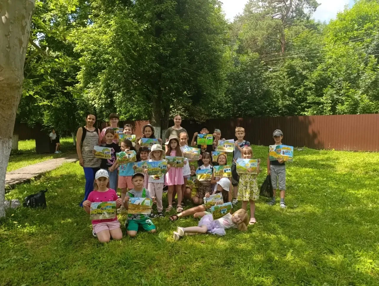 🎨 МАСТЕР‑КЛАСС «КАЗАЧЬЯ ХАТА»

В рамках работы летней культурно‑досуговой площадки «Краски детства»