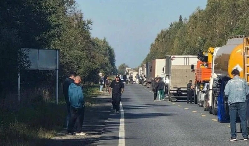 На трассе Иваново-Ярославль произошло ДТП с участием легкового автомобиля и фуры. Утром...
