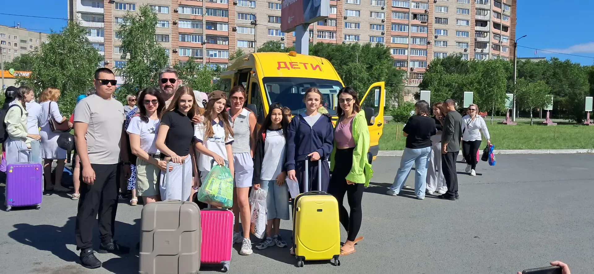 ☀️ Первые 130 новотроицких школьников отправились в детский оздоровительный лагерь «Чайка»!

Сегодня