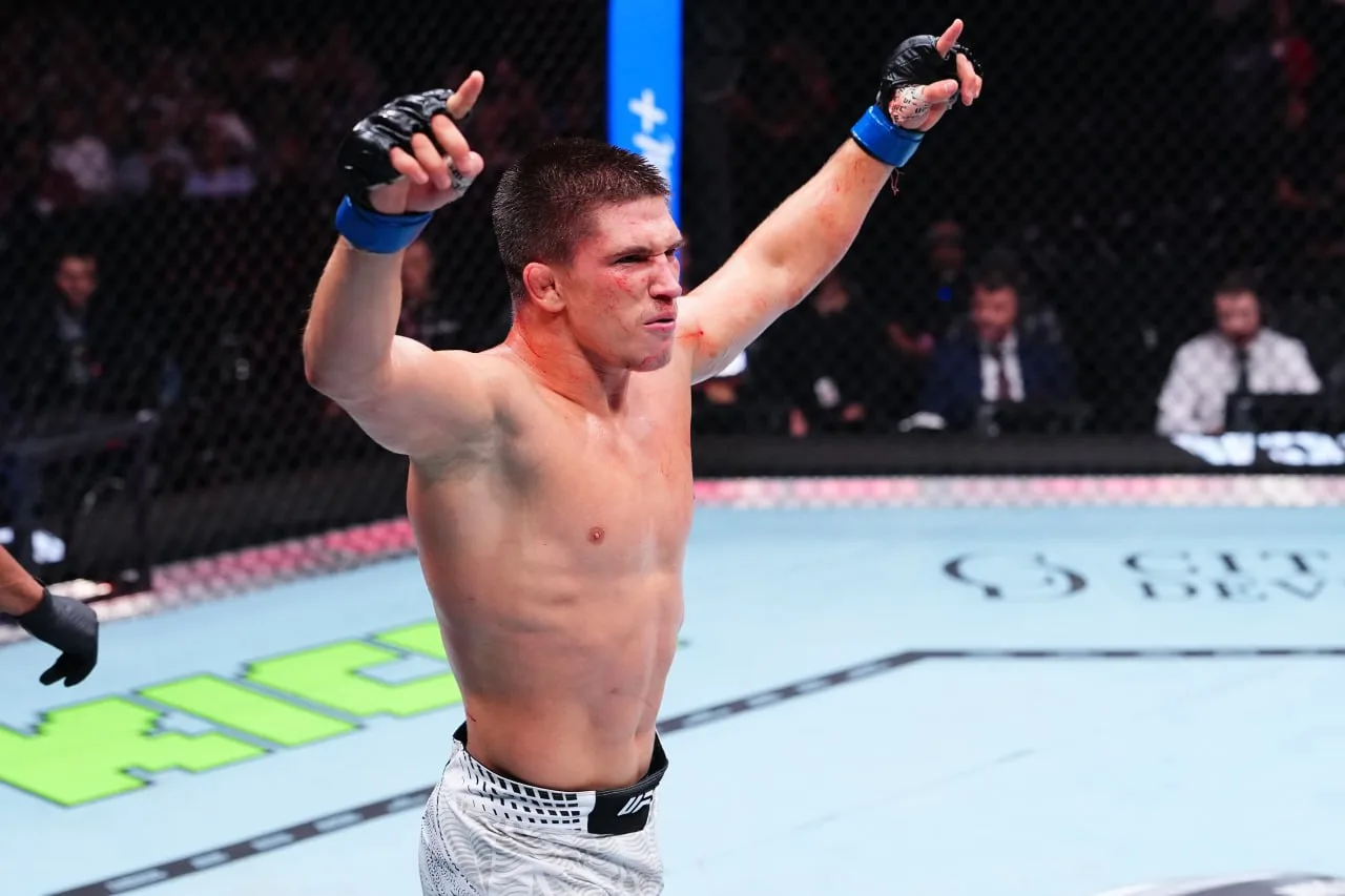 🤝 Добро пожаловать в UFC! Павел Андрюшка (9-0) показал отличное выступление и победил ...