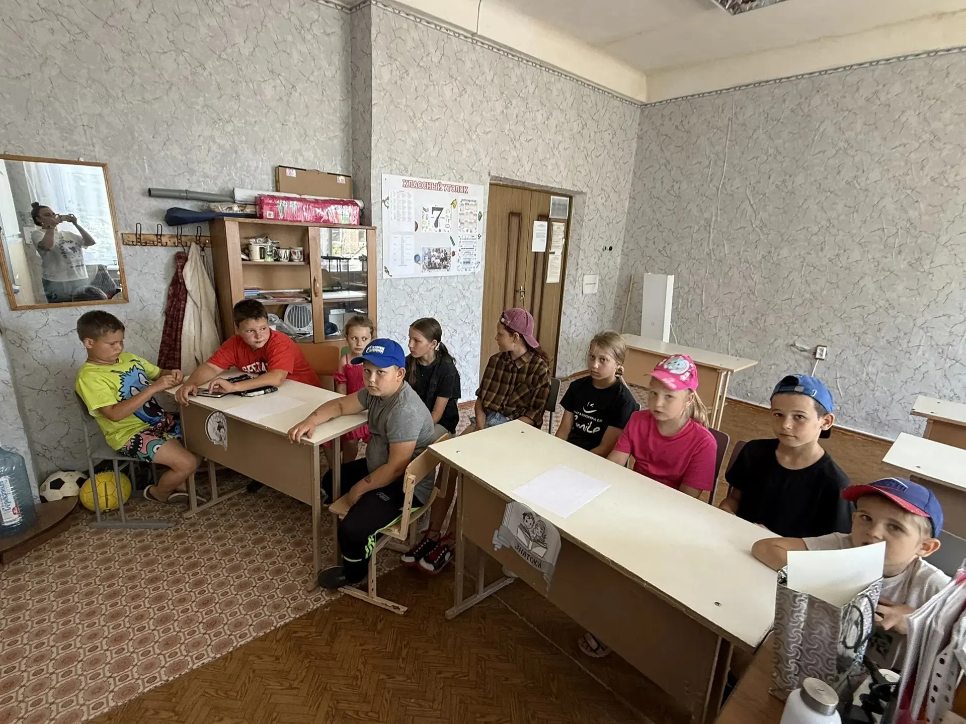 10 июня в рамках культурно - досуговой программы был проведён КВН " Знатоки сказок".