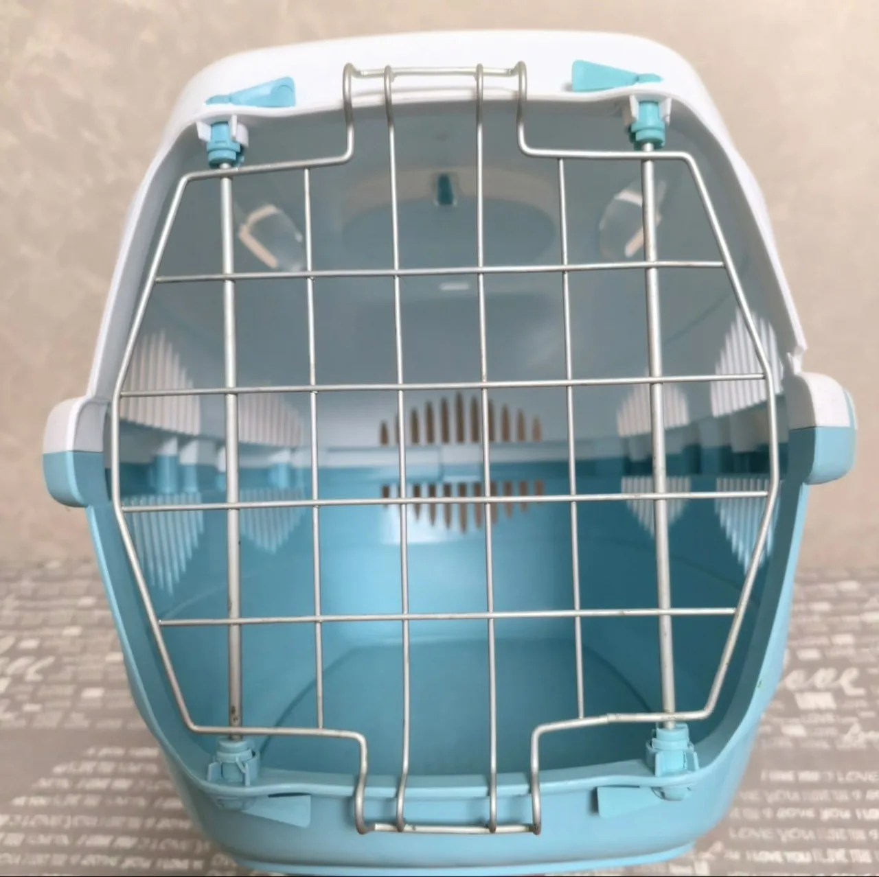 Переноска в отличном состоянии 25×25×45см. 1300₽ тел 89224675963