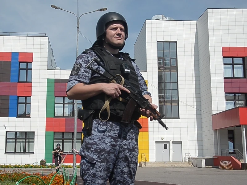 В Пензе на базе школы №79 отработали порядок действий при возникновении угроз террорист...