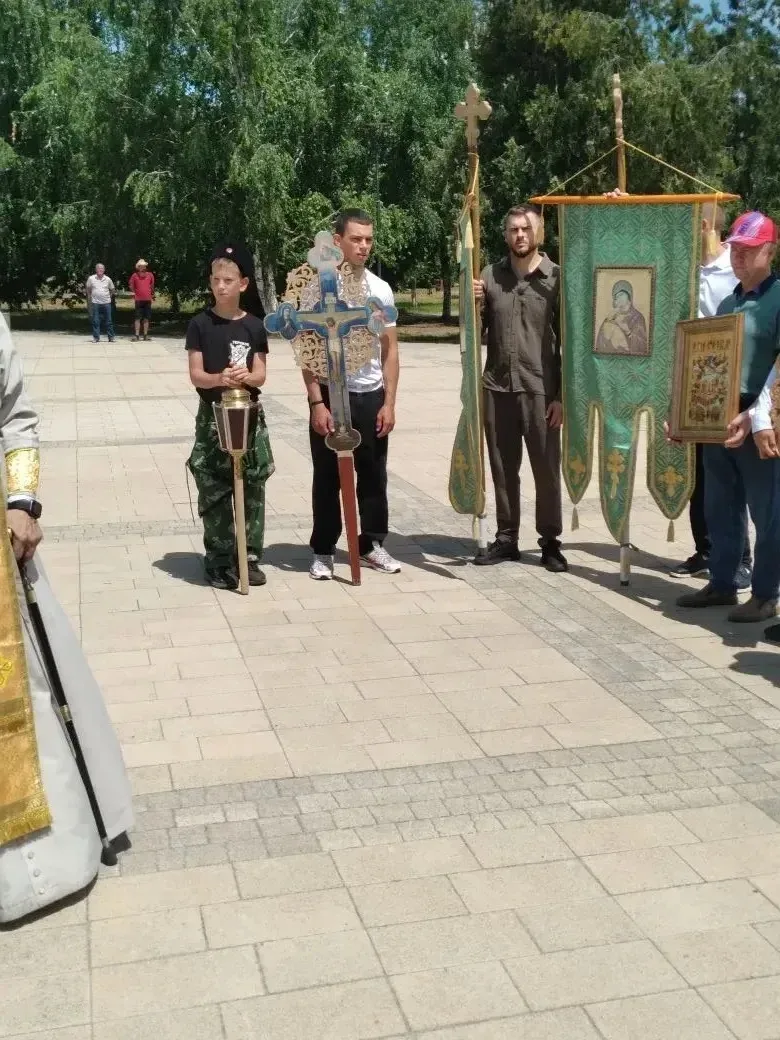 14 июня в храме Святого Николая Чудотворца прошёл молебен в честь дня памяти Всех Святых. После служ