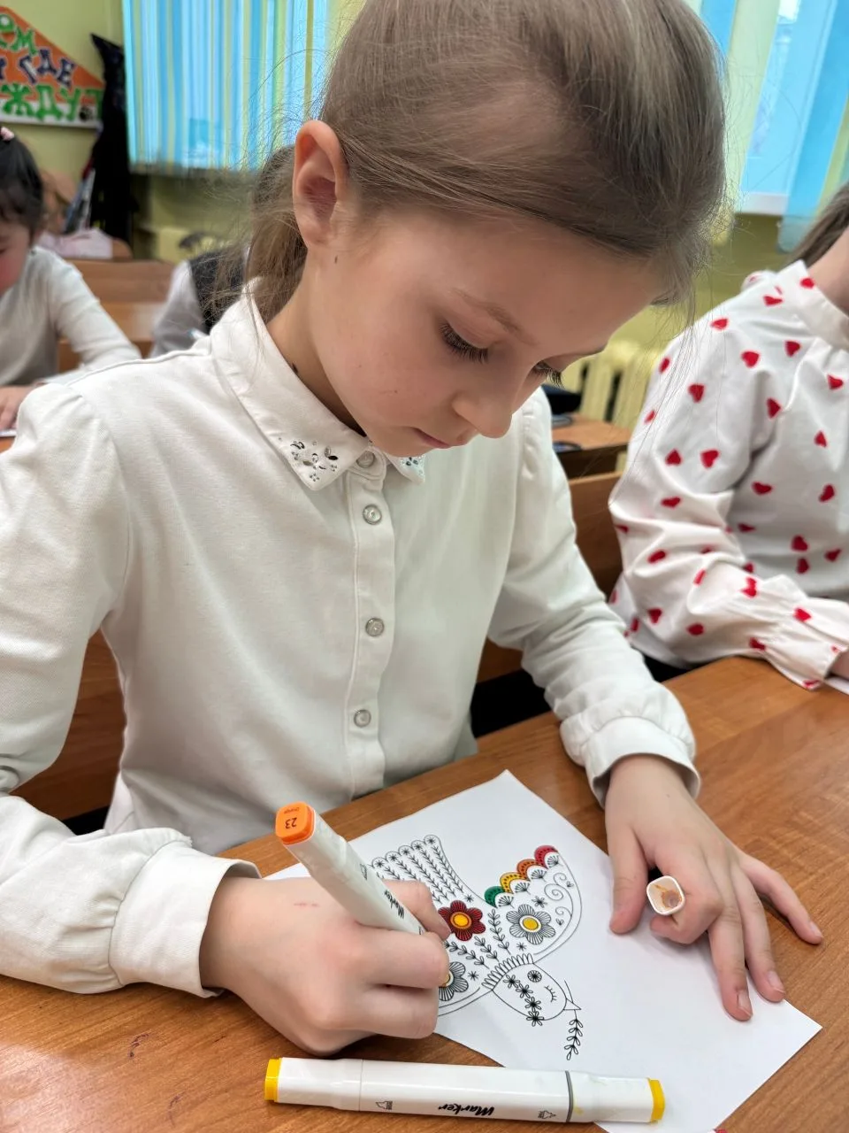 🕊️ Маленькие ласточки большой страны     Сегодня на уроке ИЗО во 2Д классе было особенно интересно! 