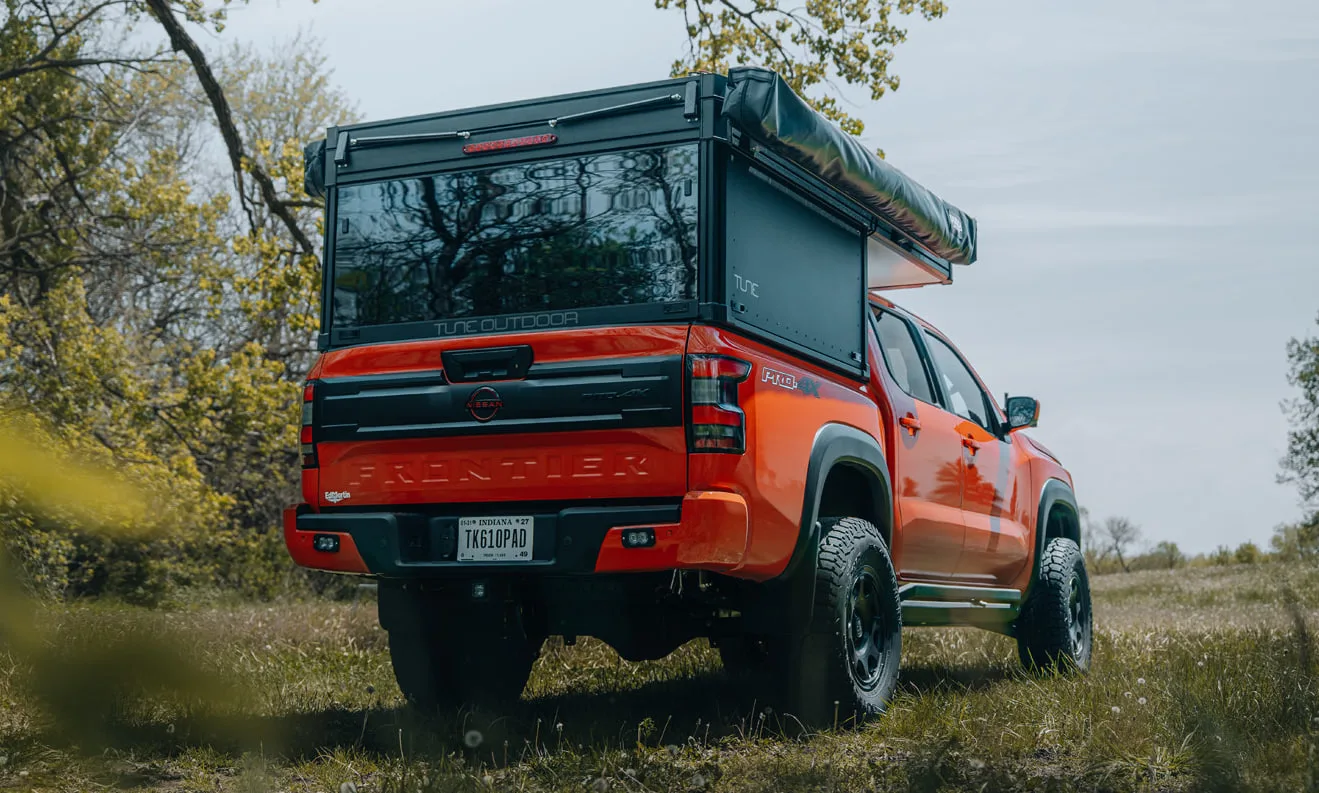 Nissan Frontier превратили в автодом для бездорожья   Версия Ultimate Build получила кемпер с двухме
