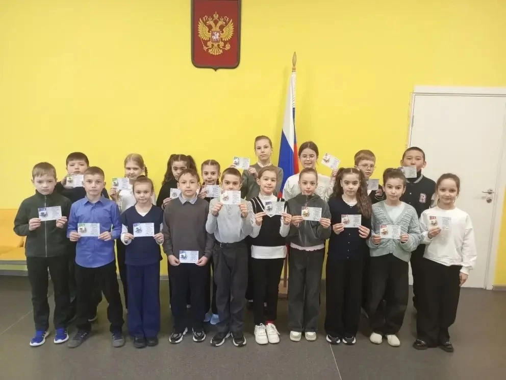 Учащимся начальной школы вручены долгожданные знаки отличия ГТО.
