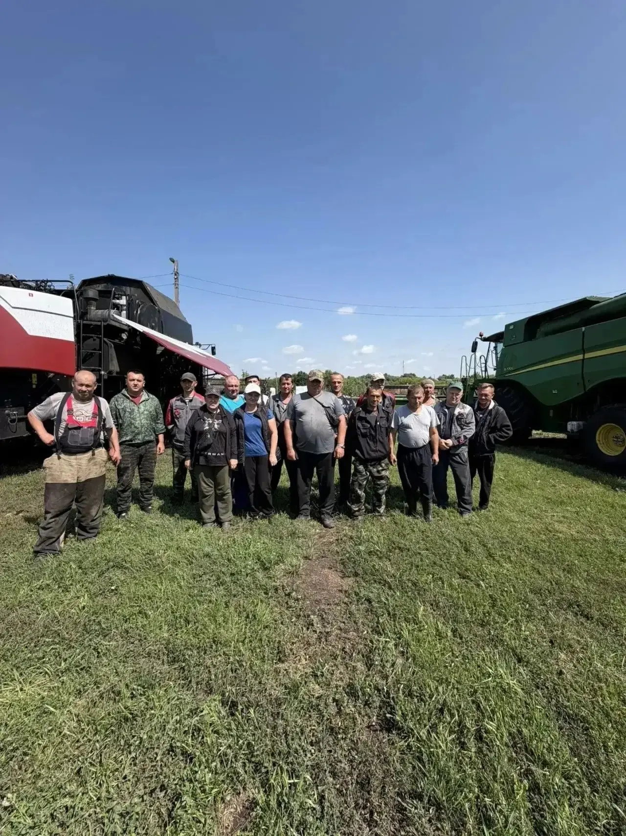 🚜На полях березовского сельхозпредприятия ООО «Русь» продолжается активная уборочная к...