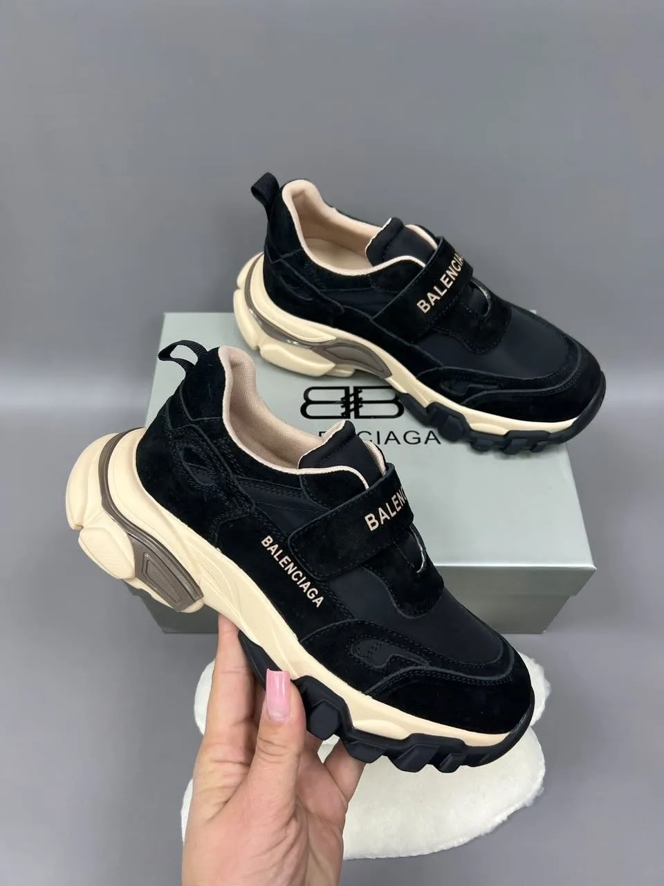 Balenciaga кроссовки из натуральной замши и текстиля, Стелька меховая