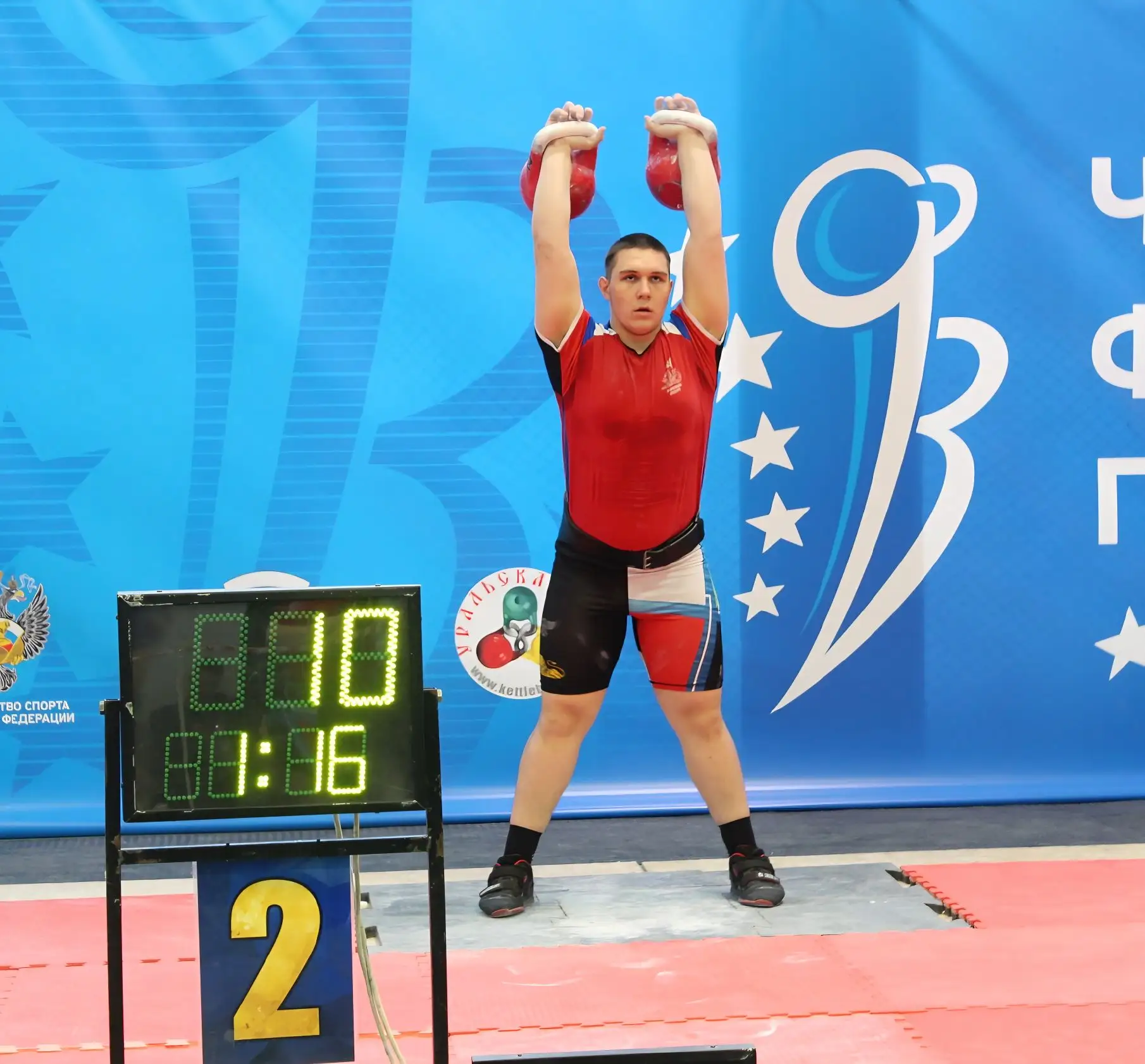 Новооскольский гиревик Иван Фартучный завоевал серебро Чемпионата России.

Со 2 по 5 июня в Новосиби