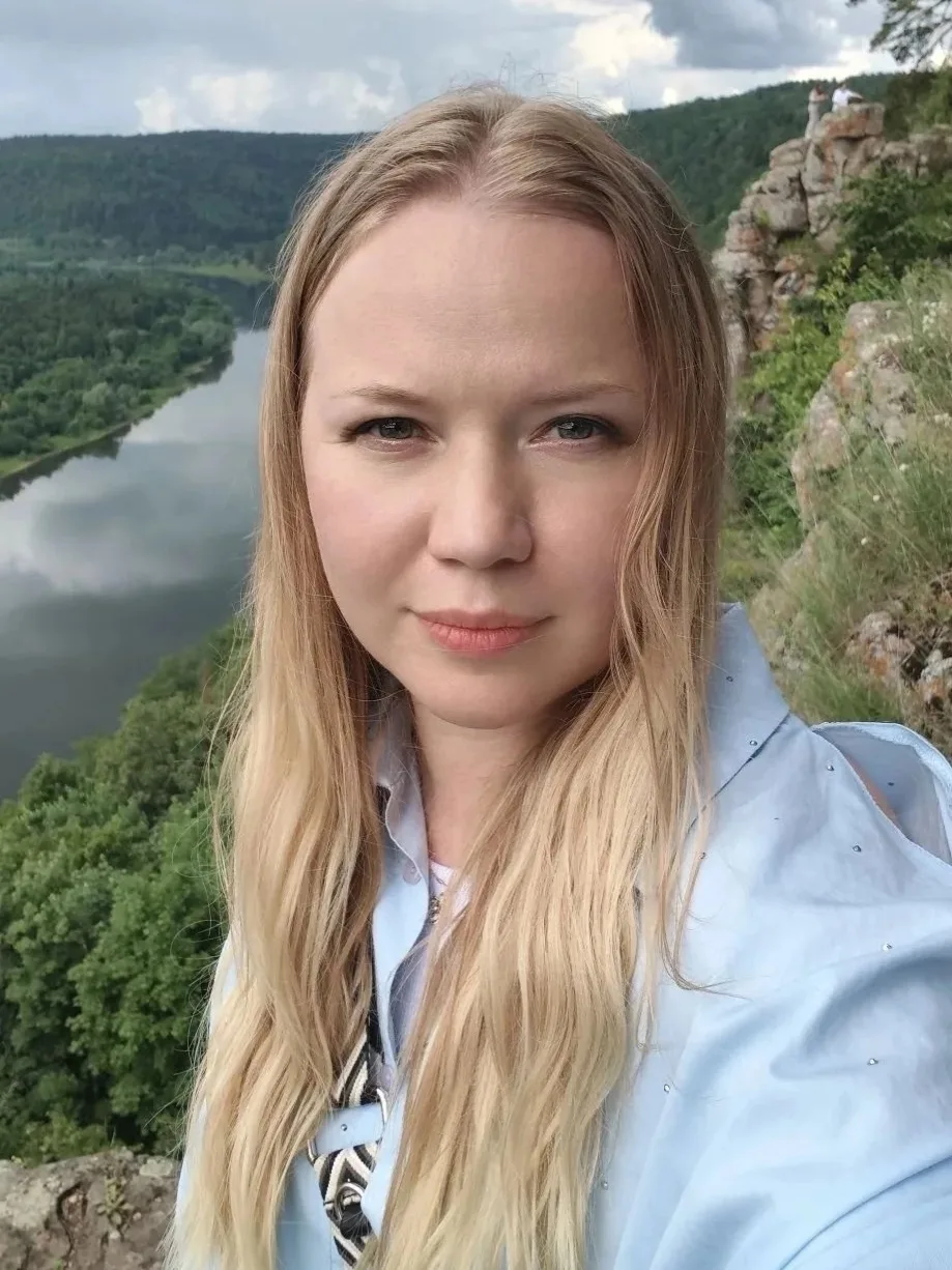 👀 ЗАЧЕМ ИДТИ В ГРУППУ САМОПОЗНАНИЯ, ЕСЛИ МОЖНО ПРОСТО ДУМАТЬ САМОЙ?

Многие важные вещи мы действит