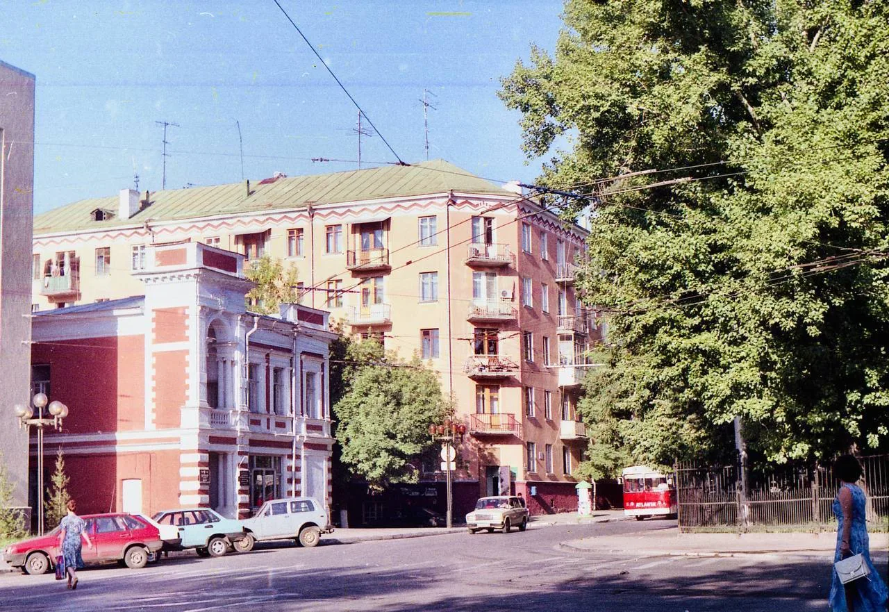 Троллейбус №2 на Соборной площади