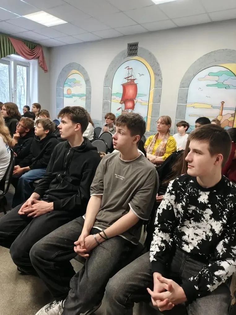 Сегодня, 26 апреля, в МБОУ ДО «Академия развития» произошла встреча, которая никого не оставила равн