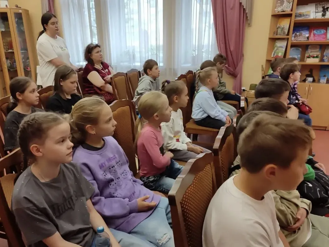 Сегодня ребята из ГОЛ «Взлёт»:

📚 побывали на мероприятии «Сто жизней» в библиотеке «Орбита»;
🎨 со