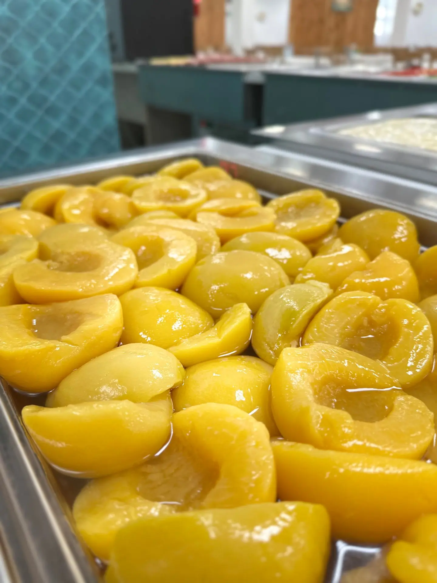 Уже совсем скоро можно будет проснуться и начать свое утро с вкусного завтрака в "Азовском"🍽  Ассорт