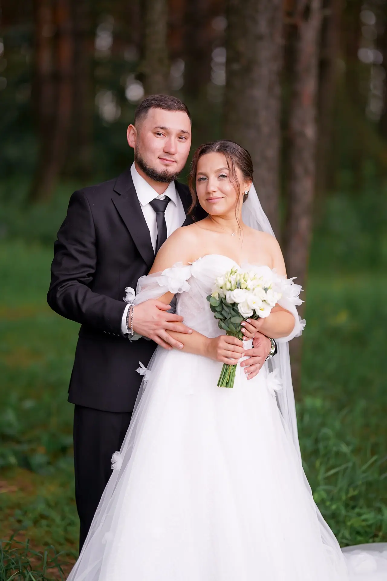 Ансамблебезнең хор артисты Миләүшә Нәбиеваны законлы никахлашуы белән котлыйбыз🌹🌹🌹