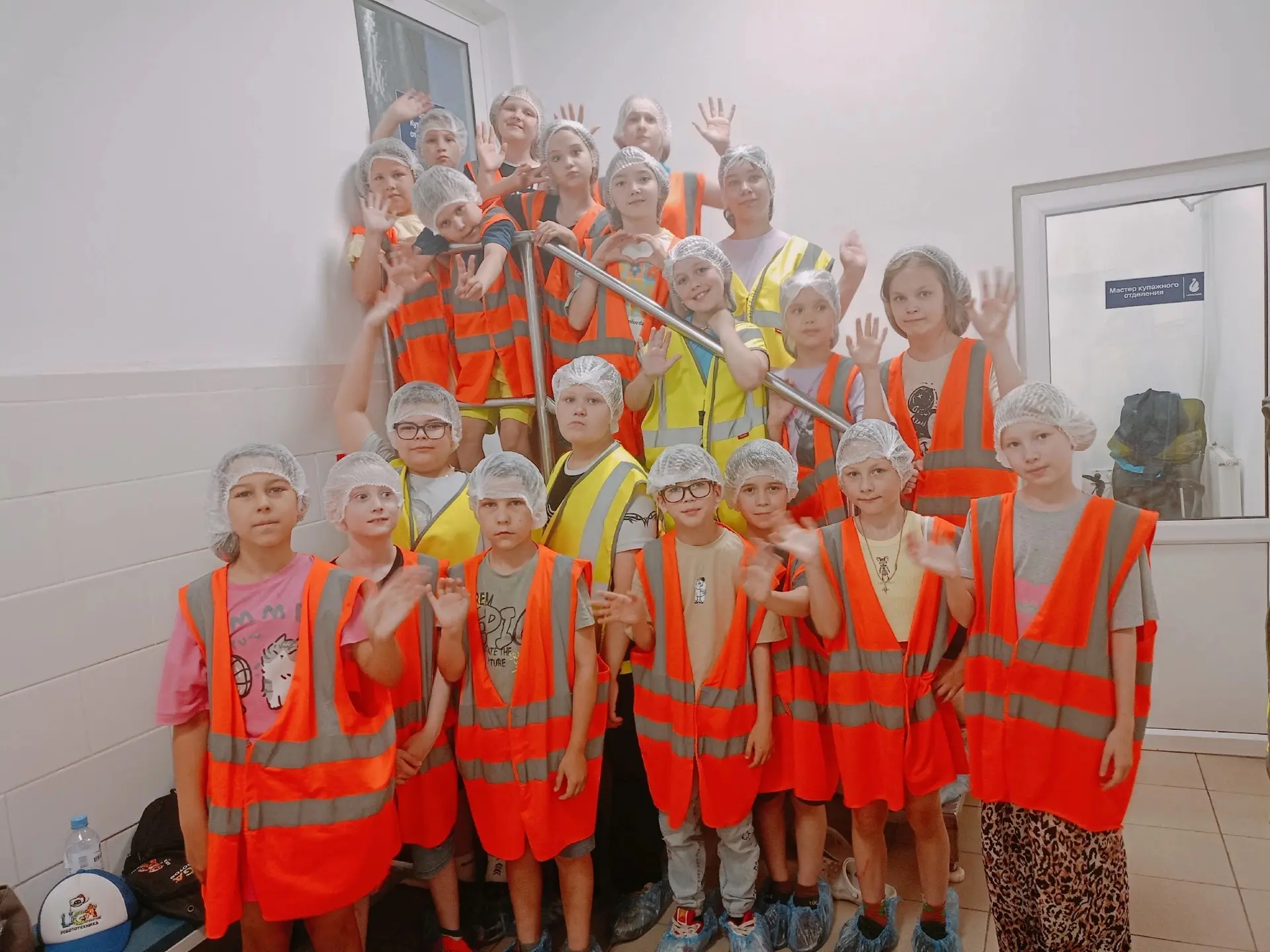 ФИЛИАЛ🤍💙❤️
🌸Сегодня мы побывал на заводе "Ниагара"! Мы с интересом посмотрели, как изготавливают 