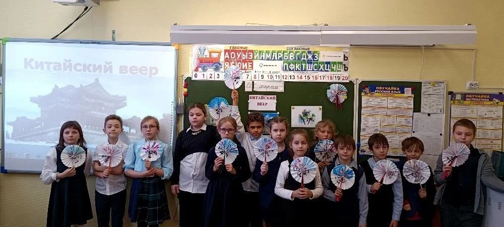 🎎 Китайская культура в корпусе «Петровское»: музыка, веера и драконы В корпусе «Петровское» прошёл в