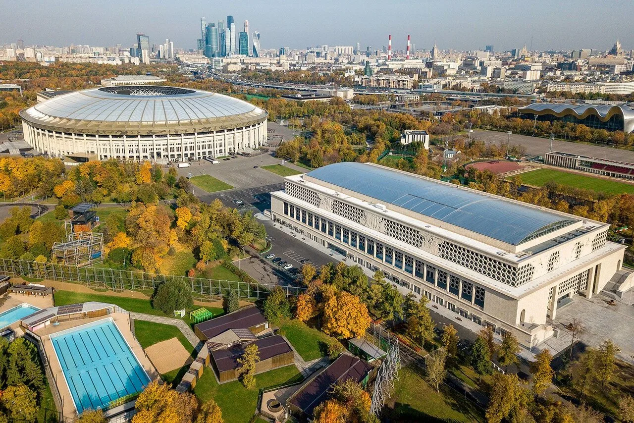 За последние годы «Лужники» заметно изменились, и работы продолжаются. Как рассказал Се...