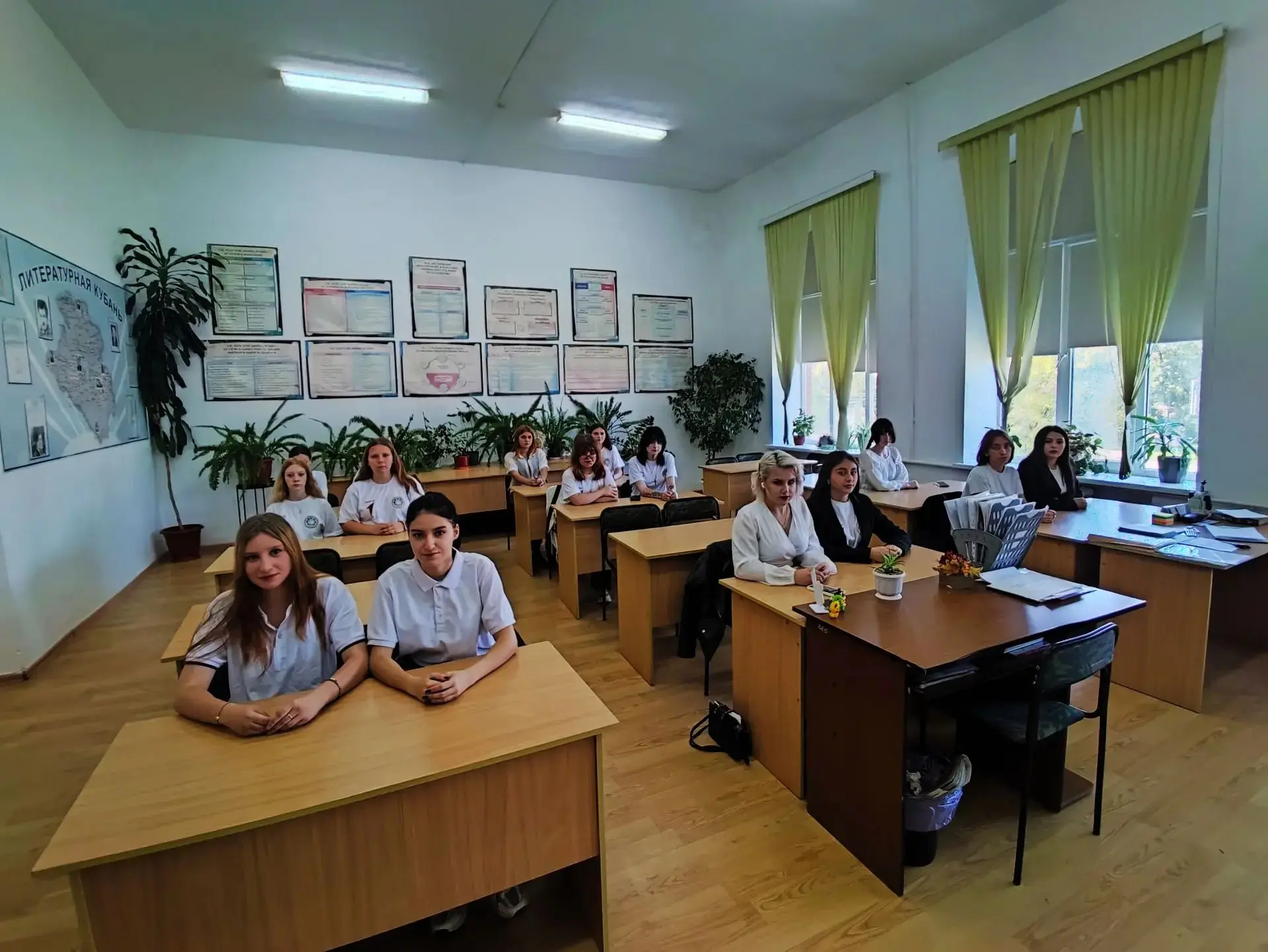 2 октября 2026г. В группах Лабинского социально-технического техникума прошли классные ...