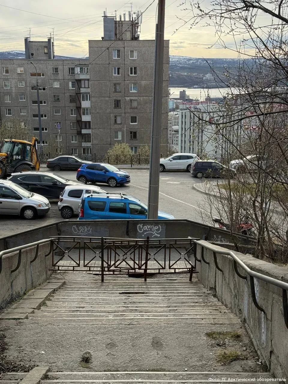 Лестницу на Старостина обещают открыть 1 июня  Закрытую в 2024 году из-за аварийного состояния лестн