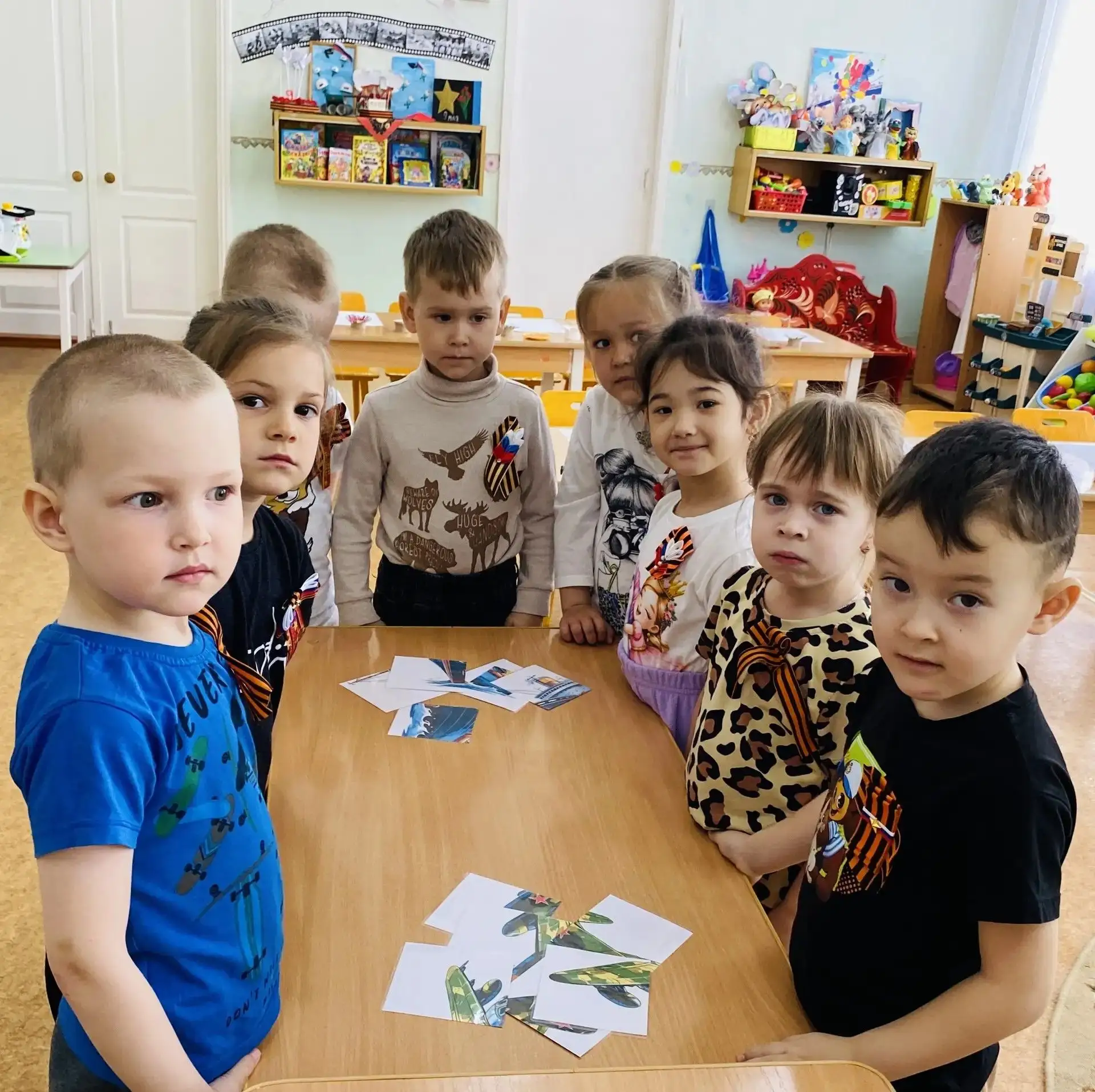 Тематическое  занятие  в средней группе "День Победы". Воспитатель: Бакуменко Ольга Але...