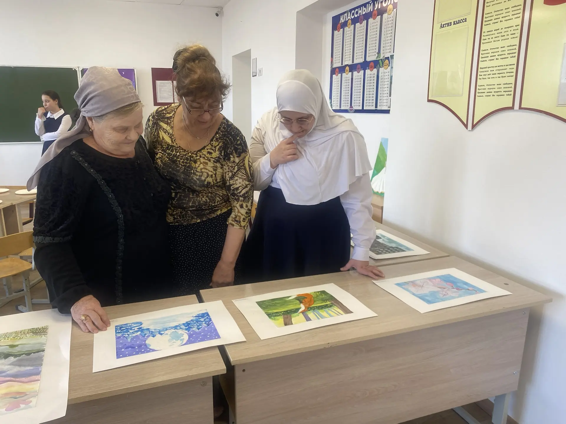 🎨 В нашей школе прошла чудесная выставка изобразительного искусства! 🖌️Организатором этого яркого 
