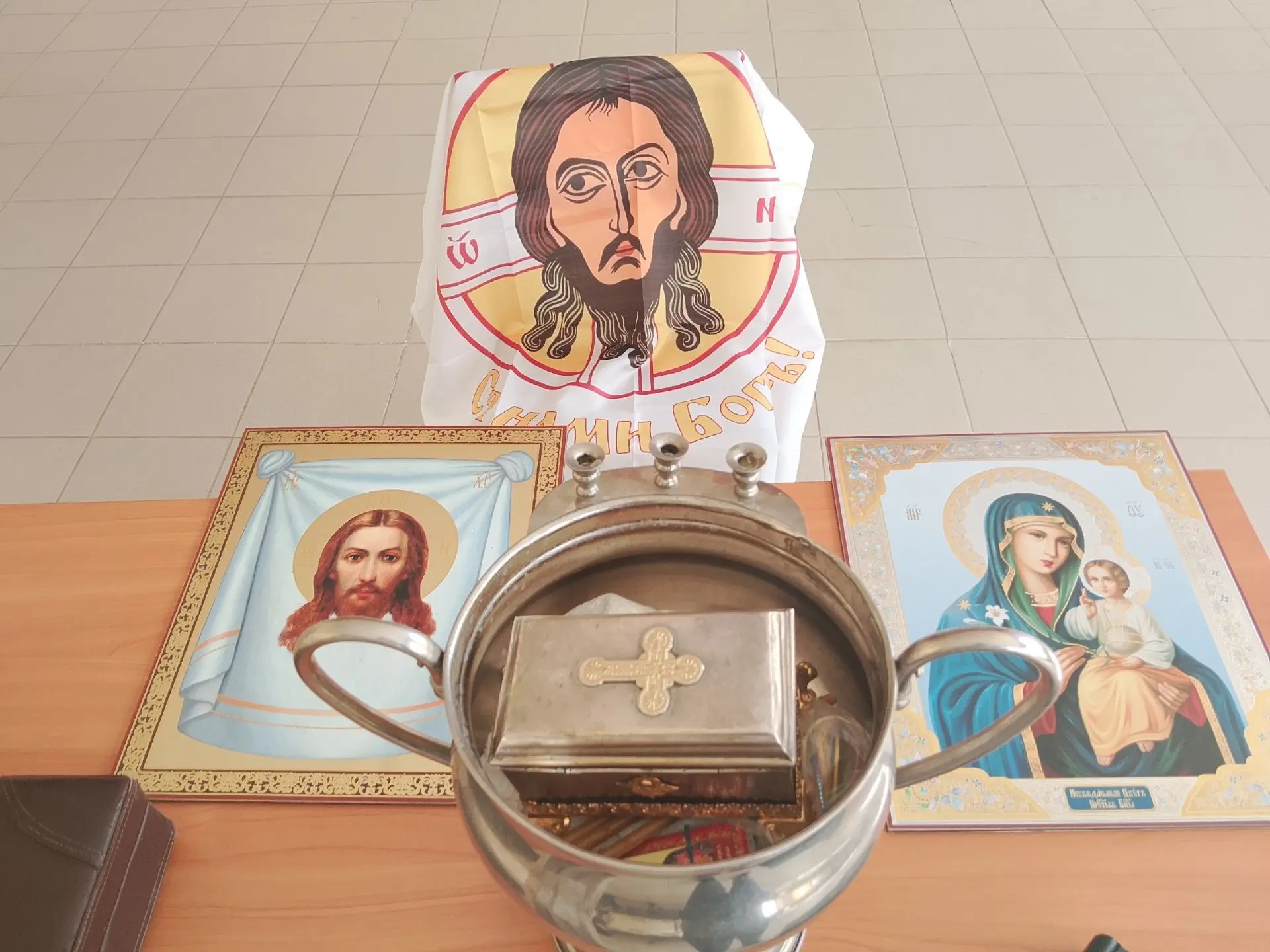Вчерашний день  был душевным! ✨

 Наш дом наполнился особой благодатью и светом. Нас посетил замечат