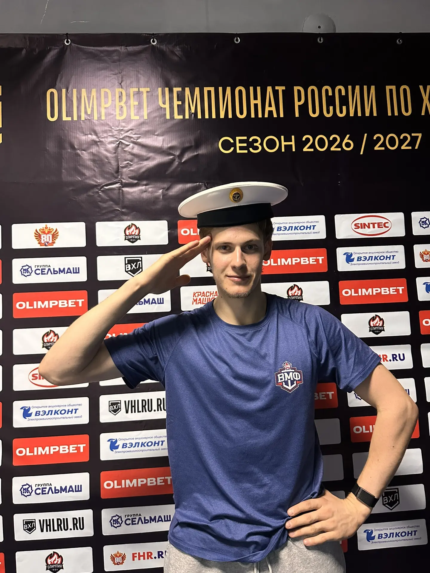 Работы сегодня было много у нашего голкипера, а сейв в середине второго периода и вовсе...