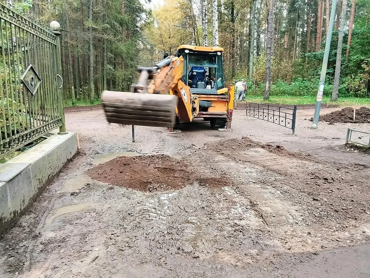 🌳 Первый месяц осени завершился, а в парке тем временем продолжаются работы по обновле...