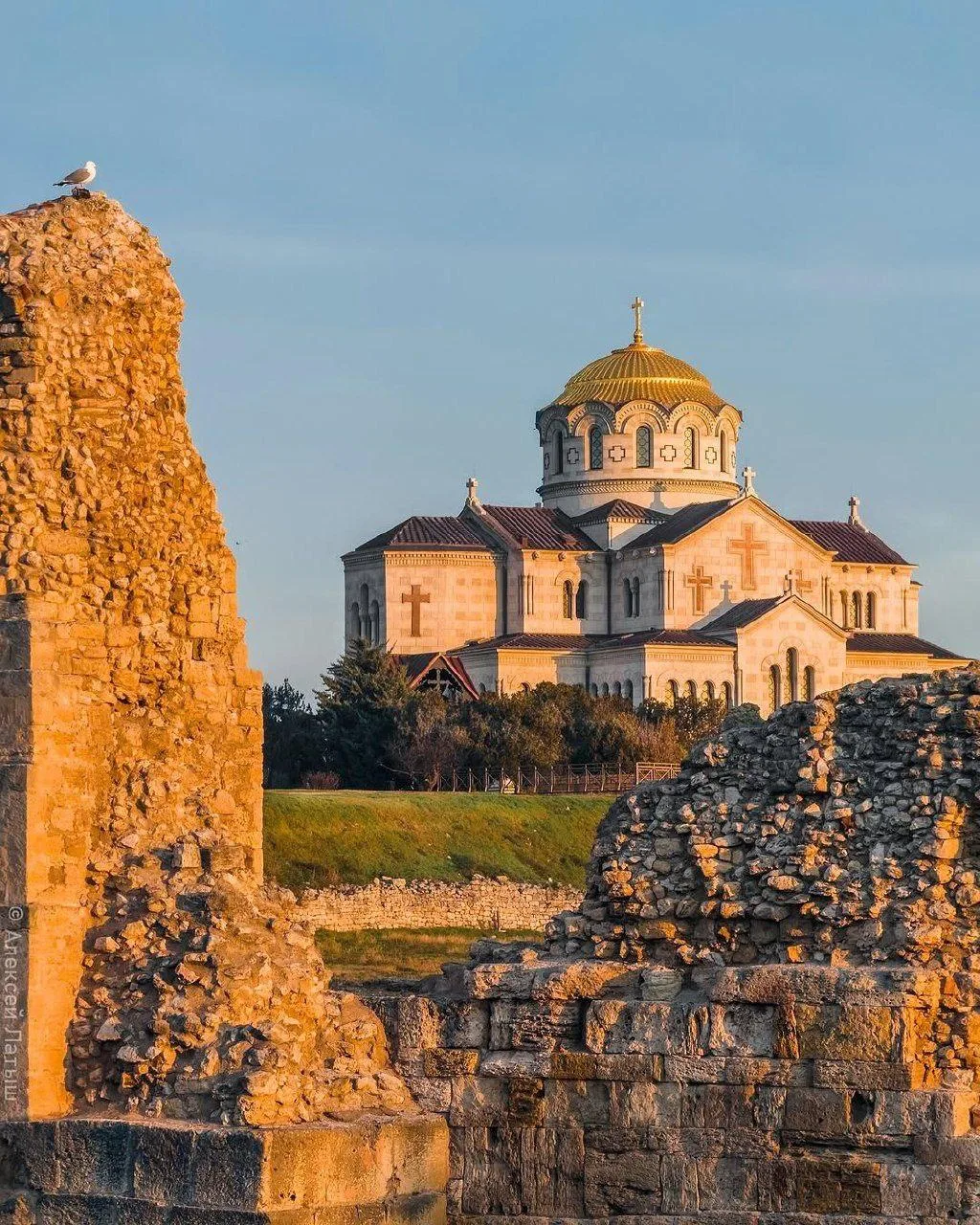 ⛪️ Владимирский Собор в Херсонесе
#Республика_Крым

Свято-Владимирский собор в Херсонесе — православ