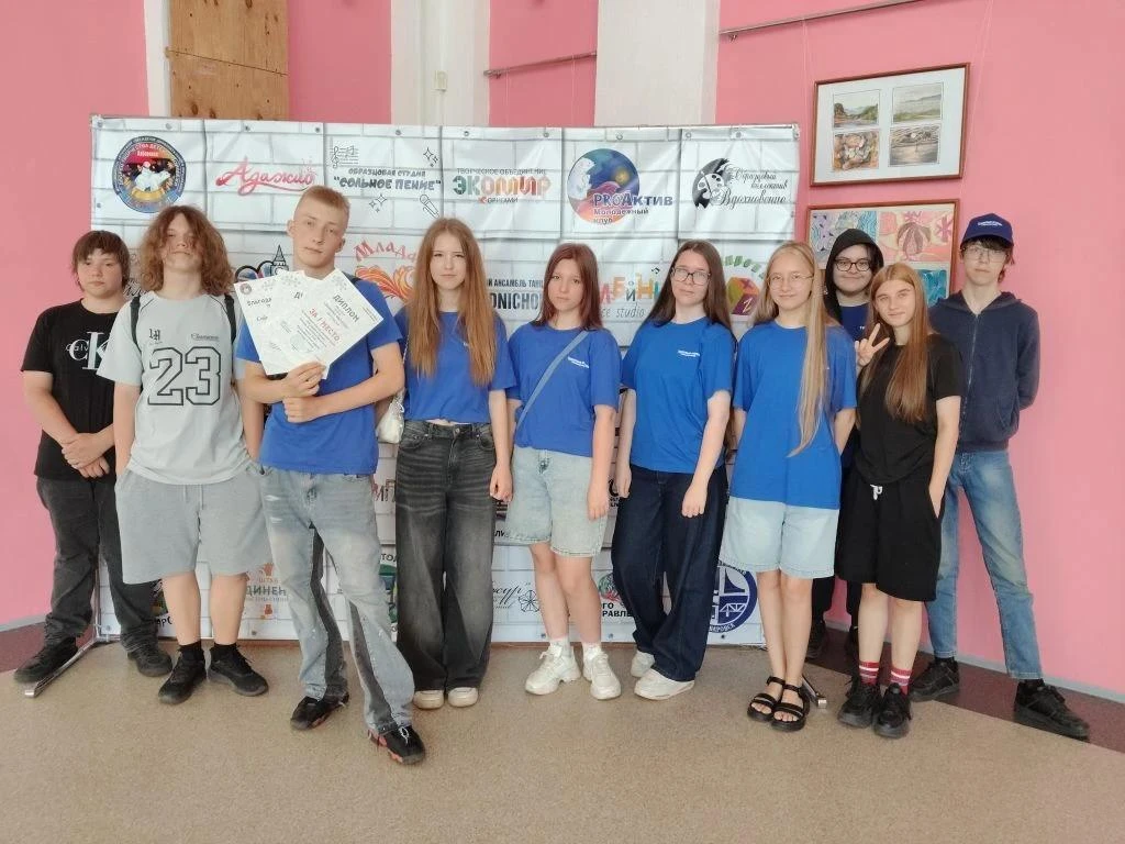 🏆 Наши старшеклассники — гордость Краснофлотского района!

Трудовой отряд «Агенты чистоты» под руко