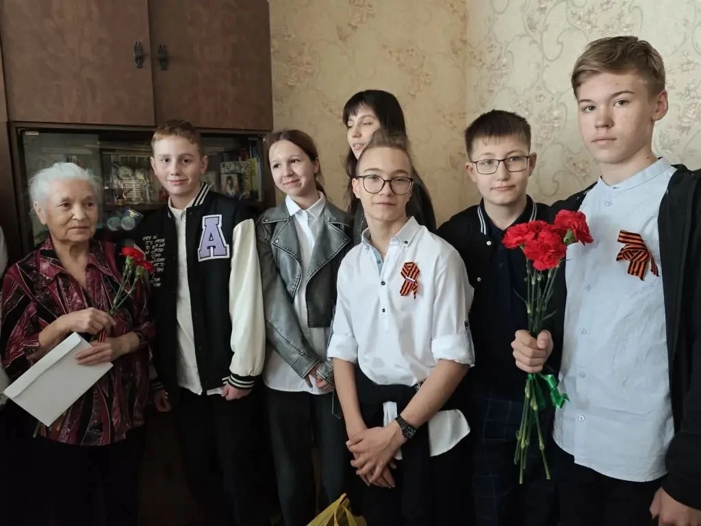 🌷 Ученики МБОУ «Школа №27» г.о. Балашиха поздравили с 81-й годовщиной Великой Победы тех, кто ковал 