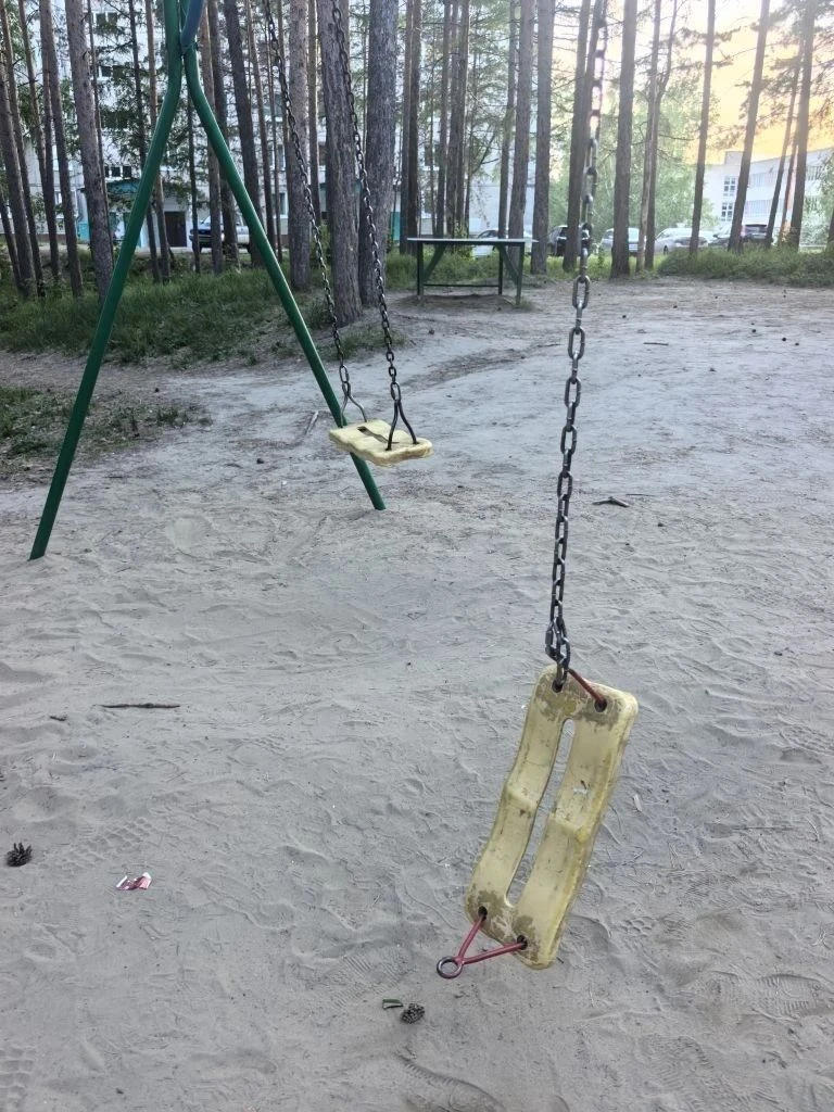 4-6 вандалы малолетние сломали. Родители воспитывайте детей