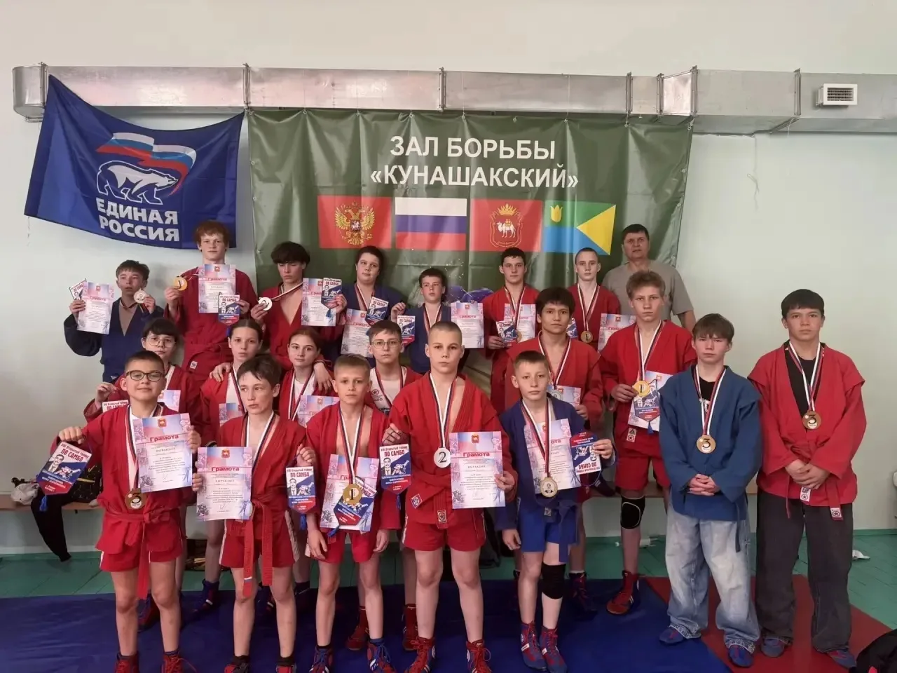 В мае прошло несколько областных турниров, в которых наши самбисты показали отличные ре...