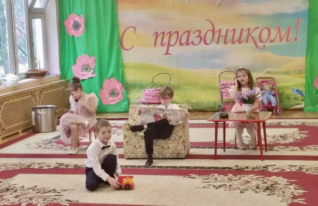 🌷 Весенние поздравления для самых любимых.  В преддверии Международного женского дня в наших детских