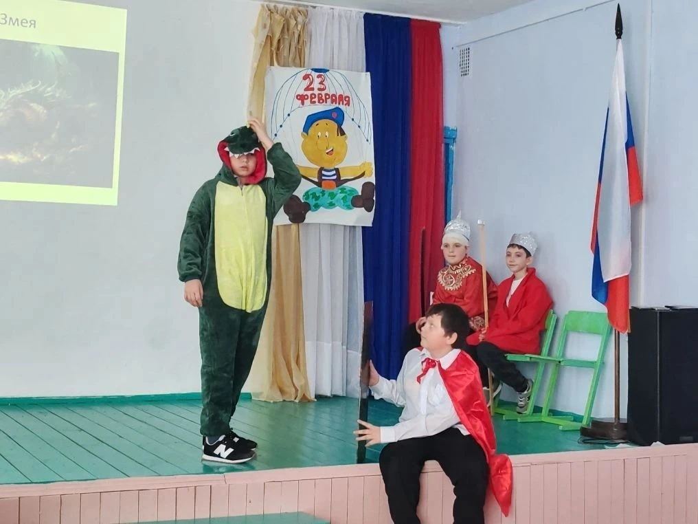 Накануне 23 февраля было  необычное поздравление с Днем защитника Отечества.