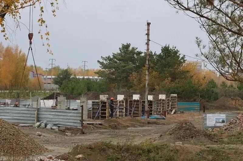 В Барнауле начали строить первый корпус большого спорткластера