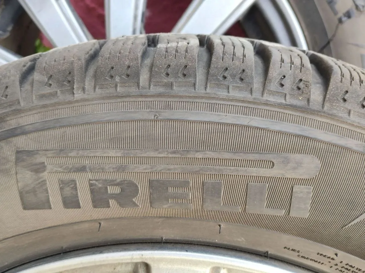 Продам колёса в сборе! Pirelli R15 195 65! Отличное состояние! БЫСТРЫМ ТОРГ