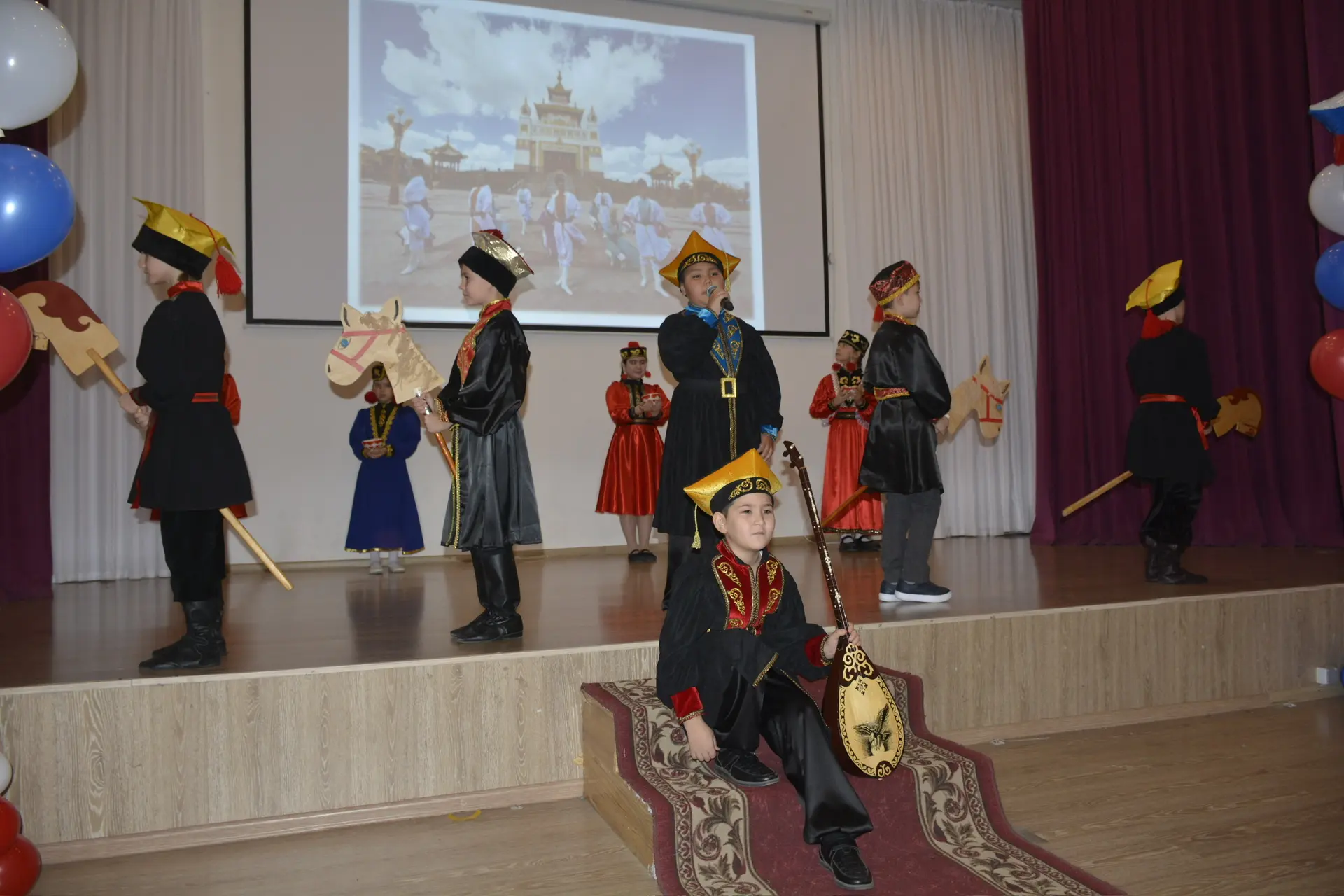 🙌Фестиваль Дружбы Народов   🎉Вчера в нашей школе прошел грандиозный фестиваль Дружбы Народов ! Это у