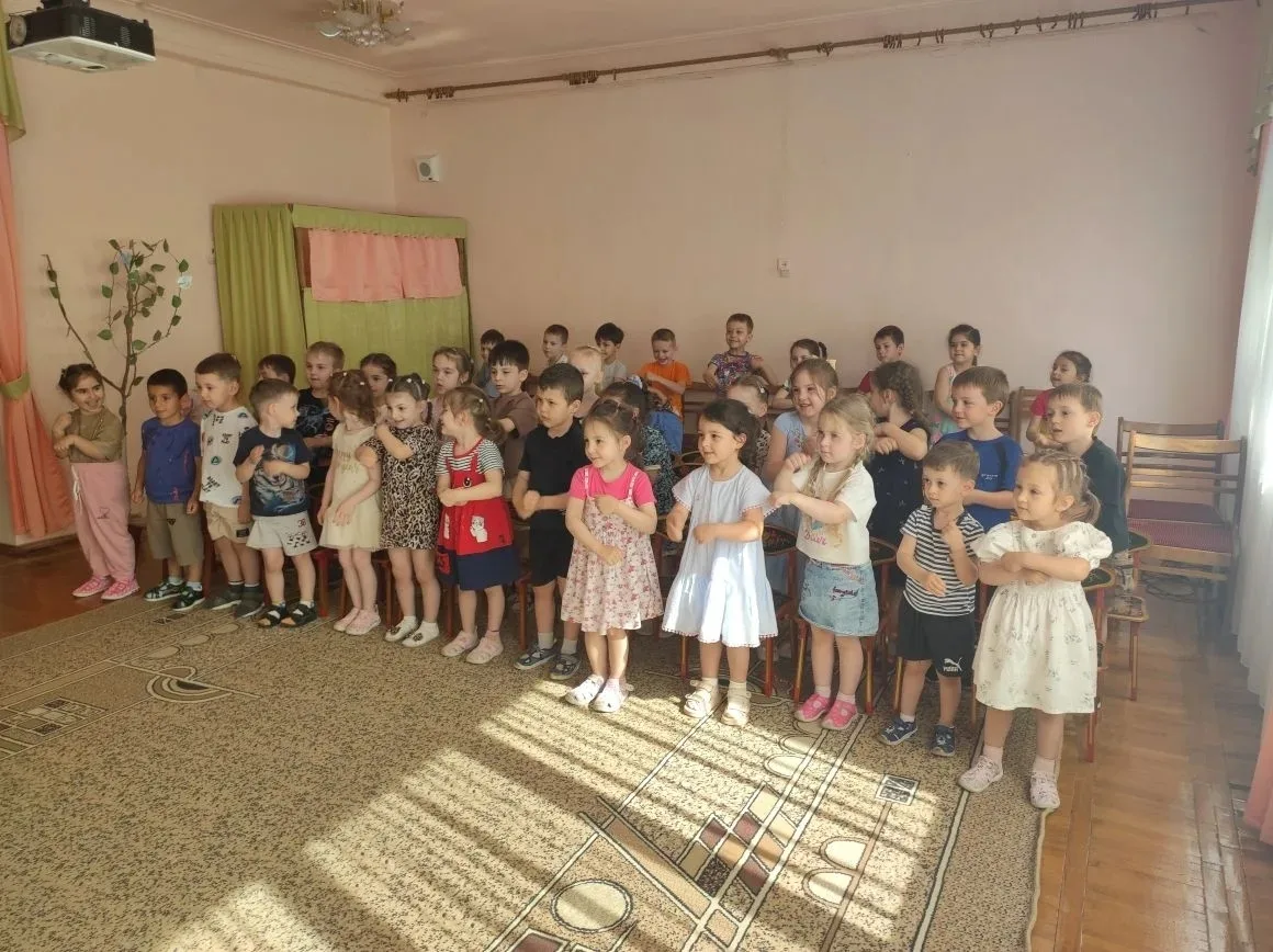 В нашем детском саду побывала творческая студия  "Мармелад", которая представила веселый спектакль "