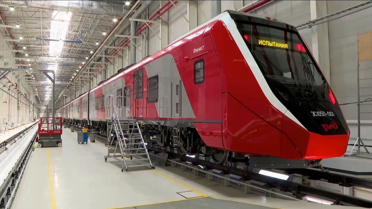 🚆 В Верхней Пышме представили обновленный состав «Финиста», теперь с приставкой «Преми...