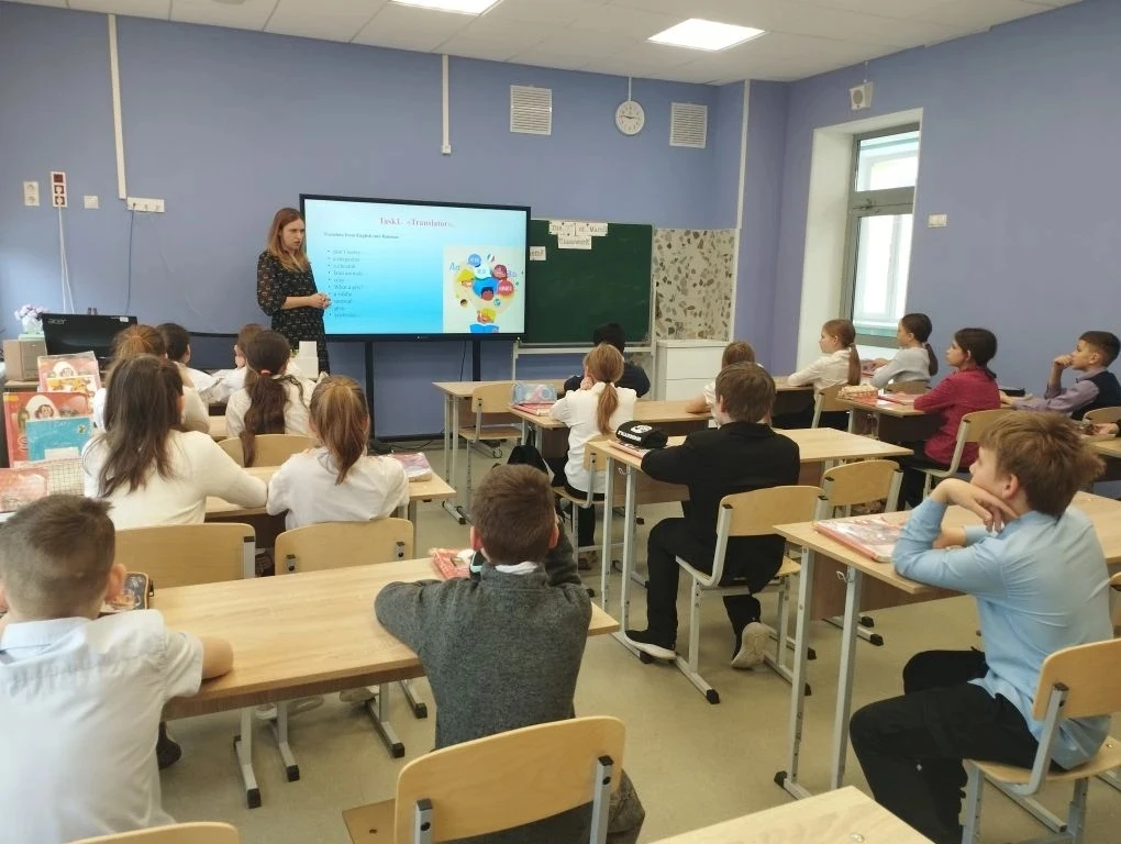 📚 Неделя иностранного языка в Общеобразовательном комплексе имени Владимира Храброго дарит новые ярк