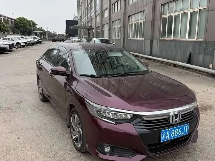 🇨🇳И раз уж начали говорить про Envix, стоит упомянуть и его брата-близнеца — Honda Crider ♊️  В Кита