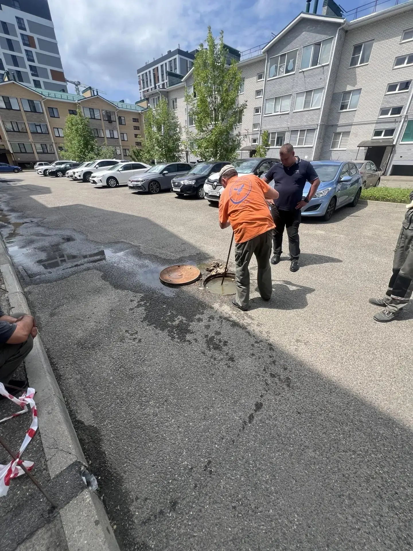 Рогожникова, 27/3: устранен засор выпуска канализации. Причина засора – влажные салфетк...