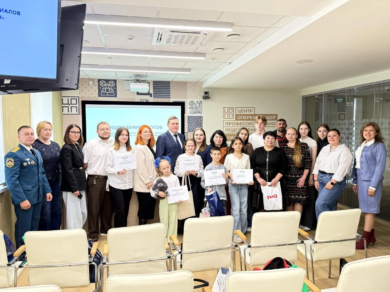 Школа гордится   🏆Ученица 9 «Б» класса, Алина Иванова, стала победительницей областного конкурса «ПР