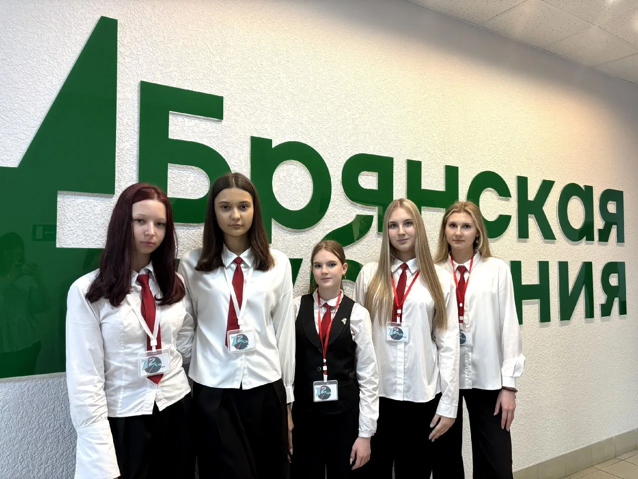 📹14 мая для участников медиацентра школы №72 г. Брянска «Медиа72»  открылись двери в мир телевидения